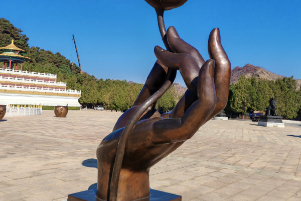 園區(qū)銅像(4)